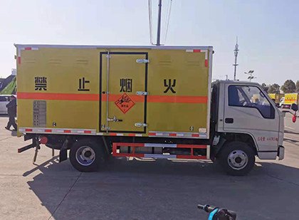 增城爆破器材运输车工人安全操作规范与智能技术保障
